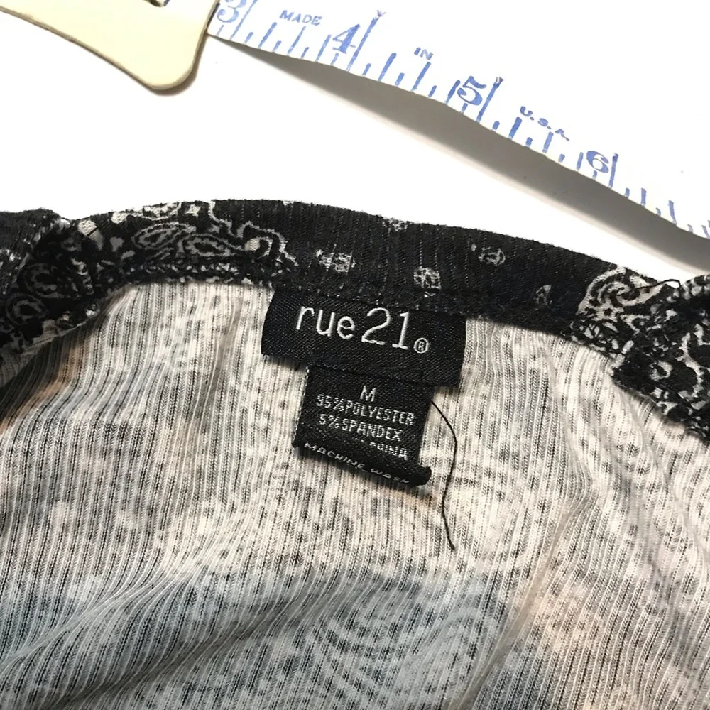 *CLEARANCE* Ribbed Halter Top - Picture 7 of 8